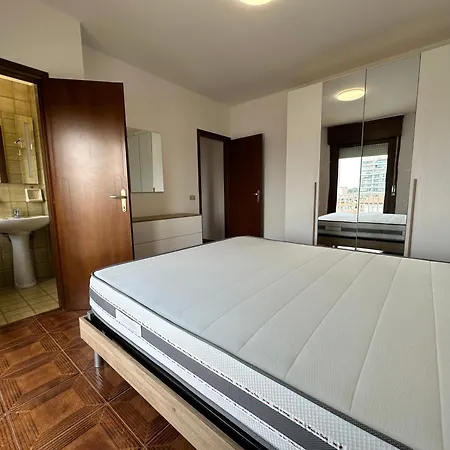 Appartamento Airone Mare - Grifone 402 - Vista Mare Con Parcheggio Privato E Piscina Lido di Jesolo
